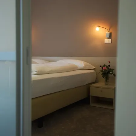 Hotel Weingarten Caldaro Chambre photo