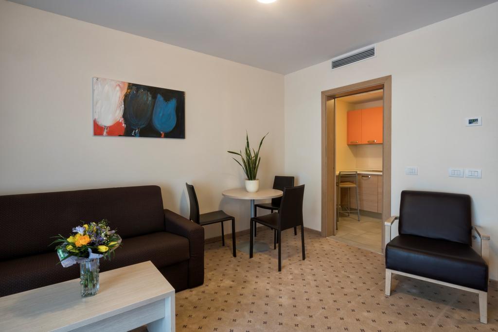 Hotel Weingarten 3*